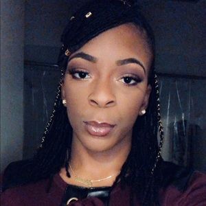 Meet your Posher, Aneeka